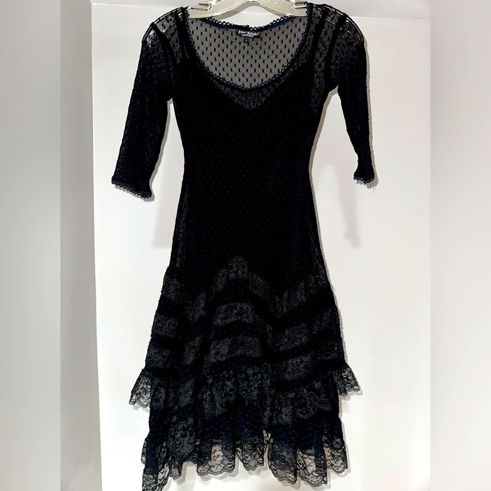 Betsey Johnson VINTAGE blk dot stretch 3/4 sleeve dress. Women’s size Small 🖤💐